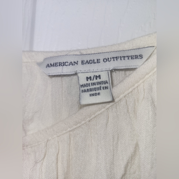 American Eagle Cream flowy boho off-shoulder top with crochet detail - Picture 4 of 5